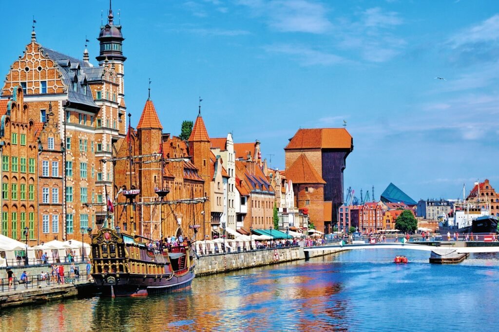 gdansk, townhouses, river