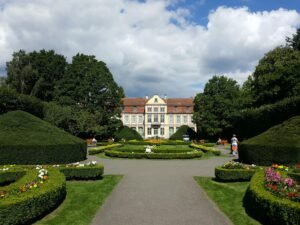 Beautiful Garden of a Mansion